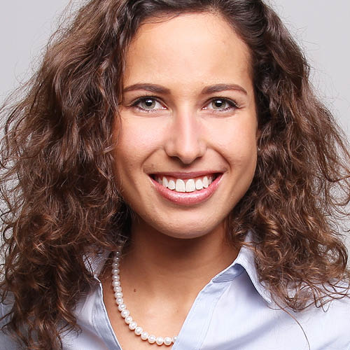 Portrait von Frau Dr. Celine Schlager