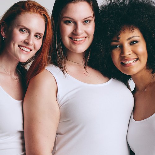Drei Frauen mit unterschiedlichen Hauttypen