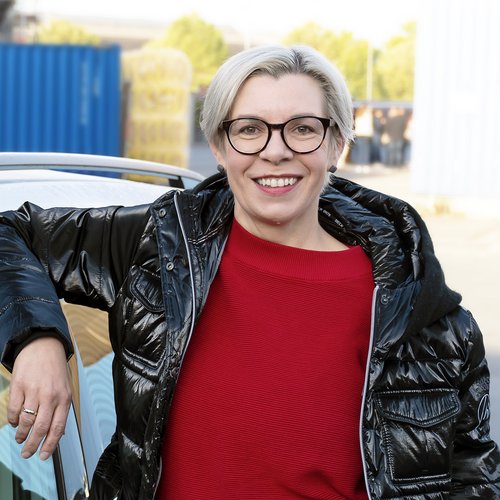 Regina, Außendienstlerin bei DERMASENCE