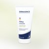Adtop Handcreme Produktverpackung vor grünem Hintergrund
